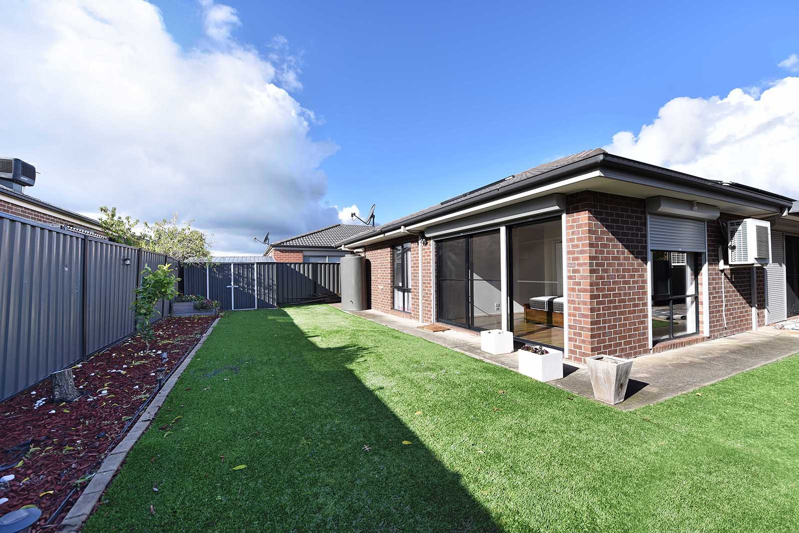 102 Biltmore Cres, Roxburgh Park, VIC 3064, Roxburgh Park - Thumbnail 5
