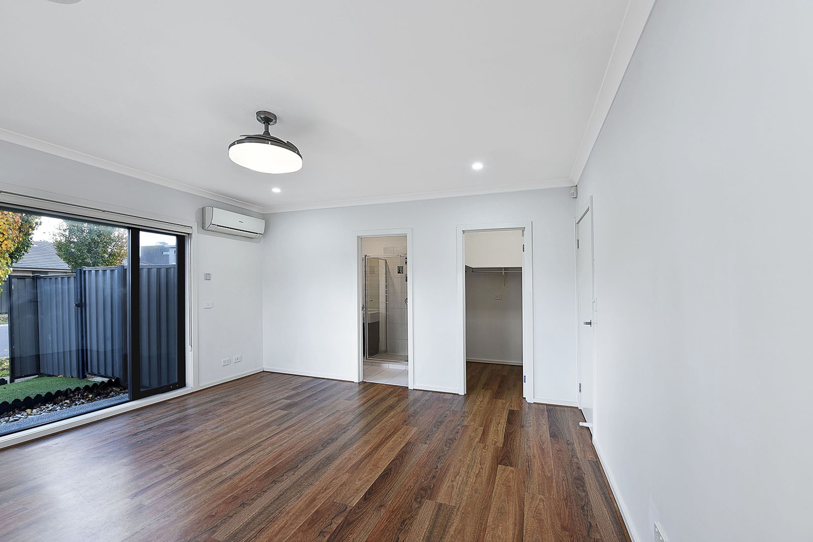 102 Biltmore Cres, Roxburgh Park, VIC 3064 - Thumbnail 2 - 12/06/2025