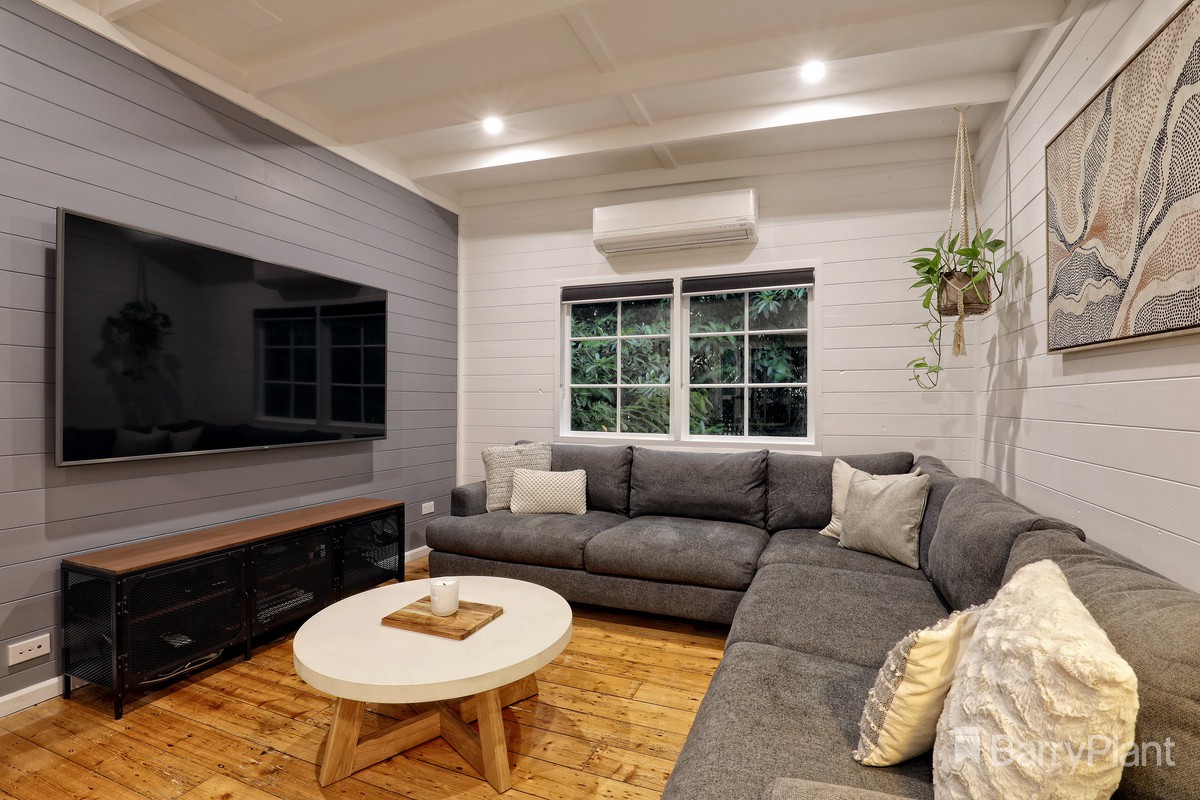 102 David Hill Road, Monbulk, VIC 3793, Monbulk - Thumbnail 2