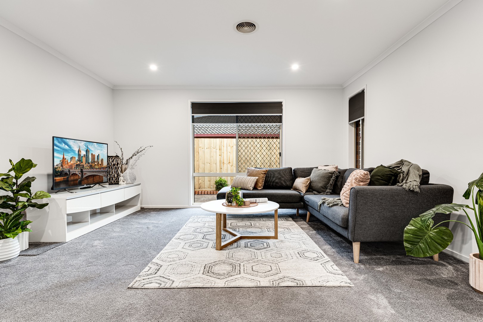 102 Fairway Drive, Rowville, VIC 3178, Rowville - Thumbnail 2