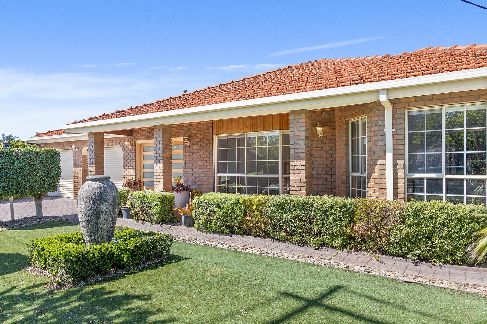 102 Greenvale Drive, Greenvale, VIC 3059 - Thumbnail 2 - 01/10/2025