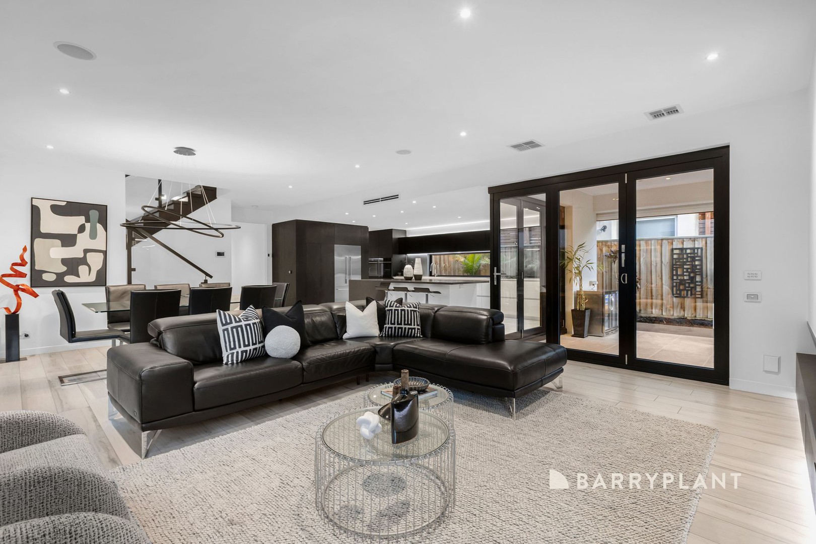102 Harcrest Boulevard, Wantirna South, VIC 3152 - Thumbnail 2 - 17/06/2026