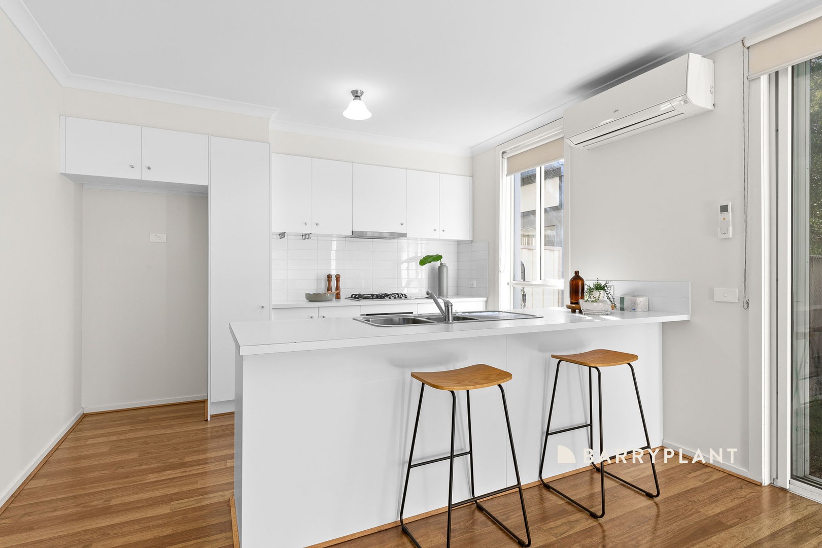 102 Henry Road, Pakenham, VIC 3810, Pakenham - Thumbnail 2