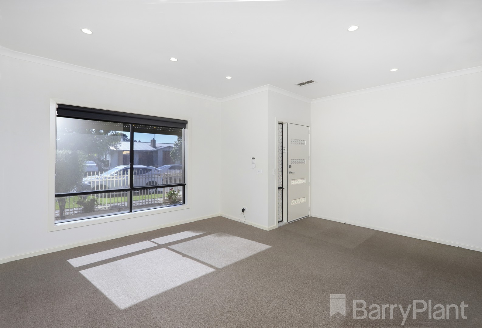 102 Lawn  Crescent, Braybrook, VIC 3019, Braybrook - Thumbnail 2