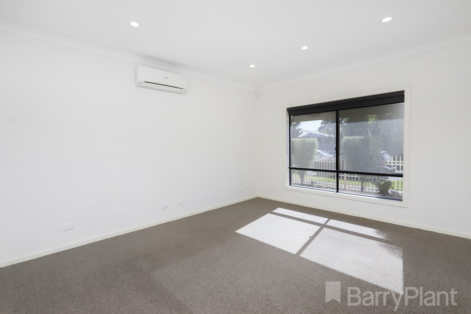 102 Lawn  Crescent, Braybrook, VIC 3019, Braybrook - Thumbnail 3