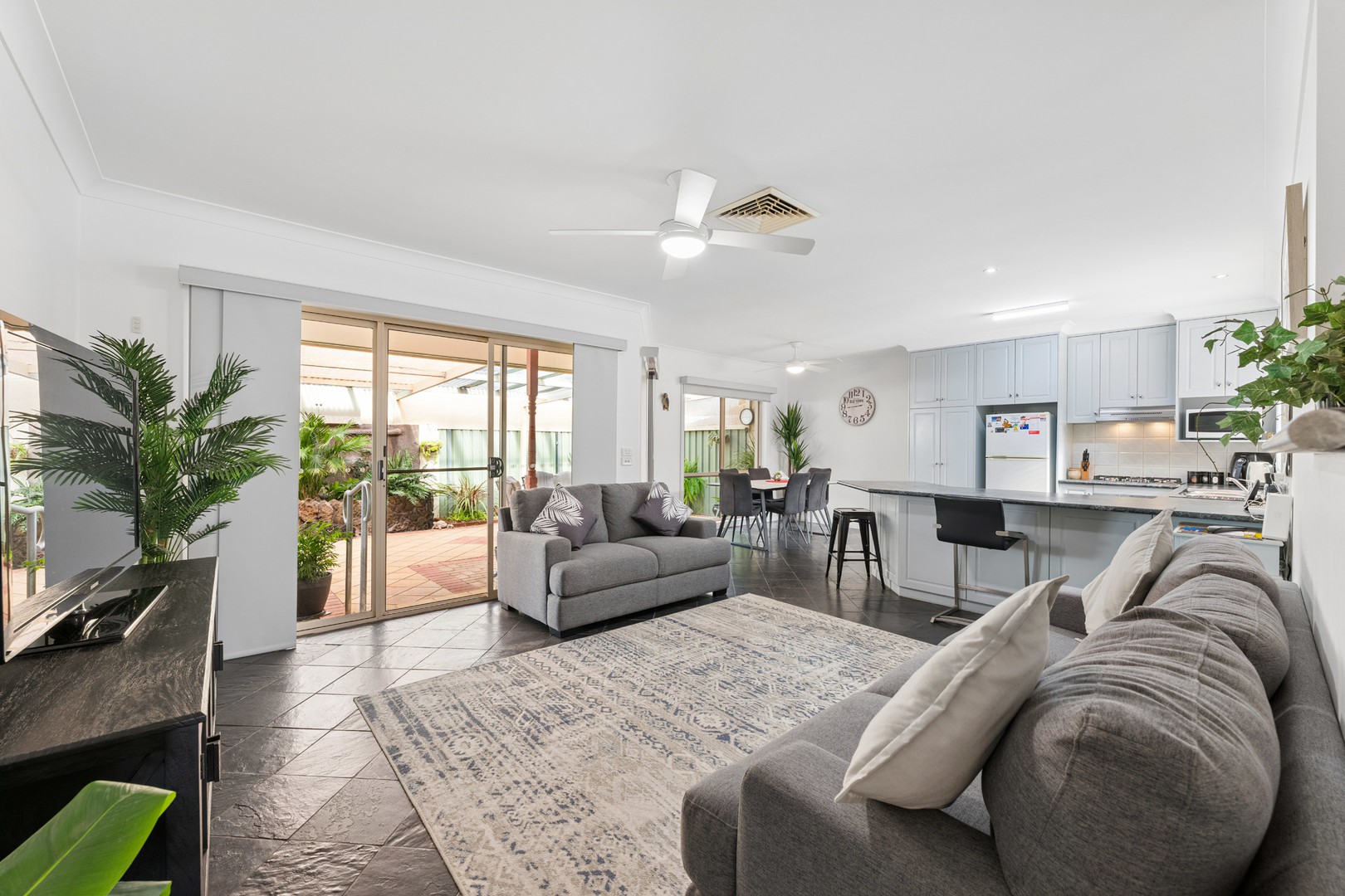 102 Riverside Avenue, Mildura, VIC 3500 - Thumbnail 2 - 18/06/2026