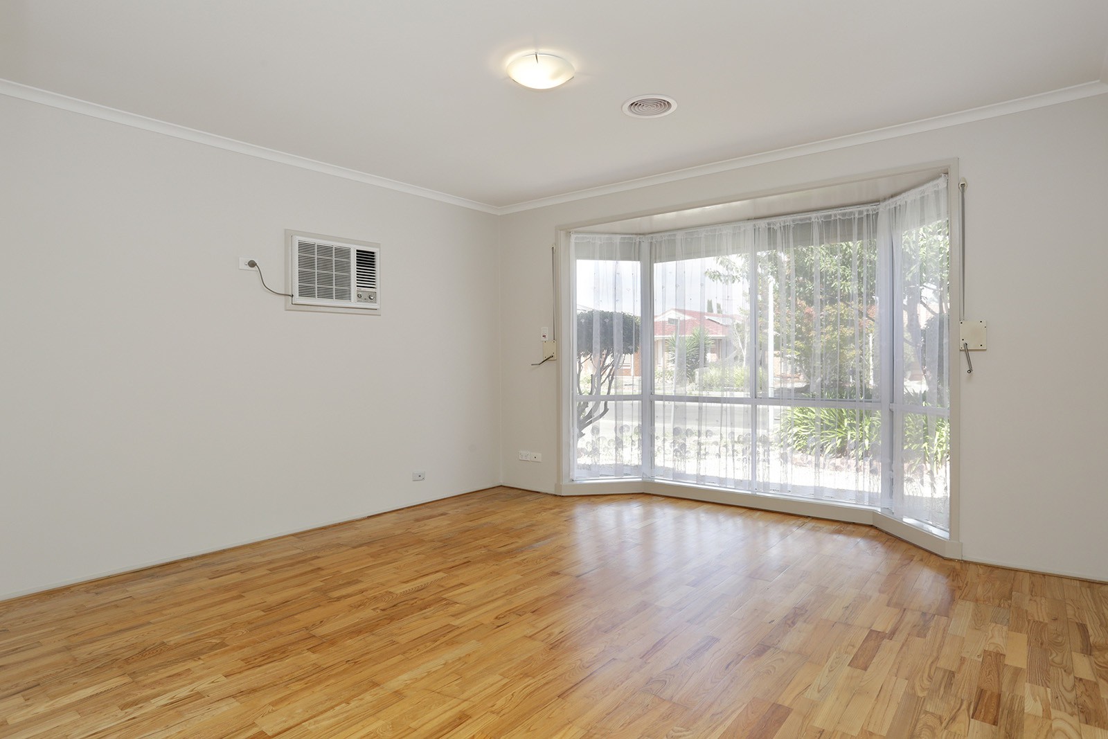 102 Westmill Drive, Hoppers Crossing, VIC 3029 - Thumbnail 1 - 25/09/2025