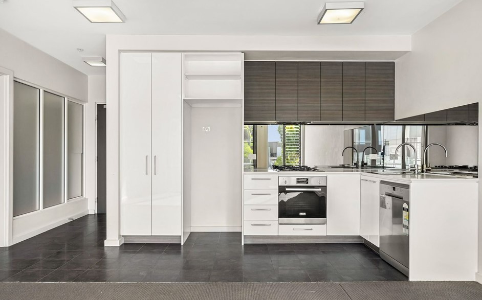 103/6 Yarra Bing Crescent, Burwood, VIC 3125, Burwood - Thumbnail 2