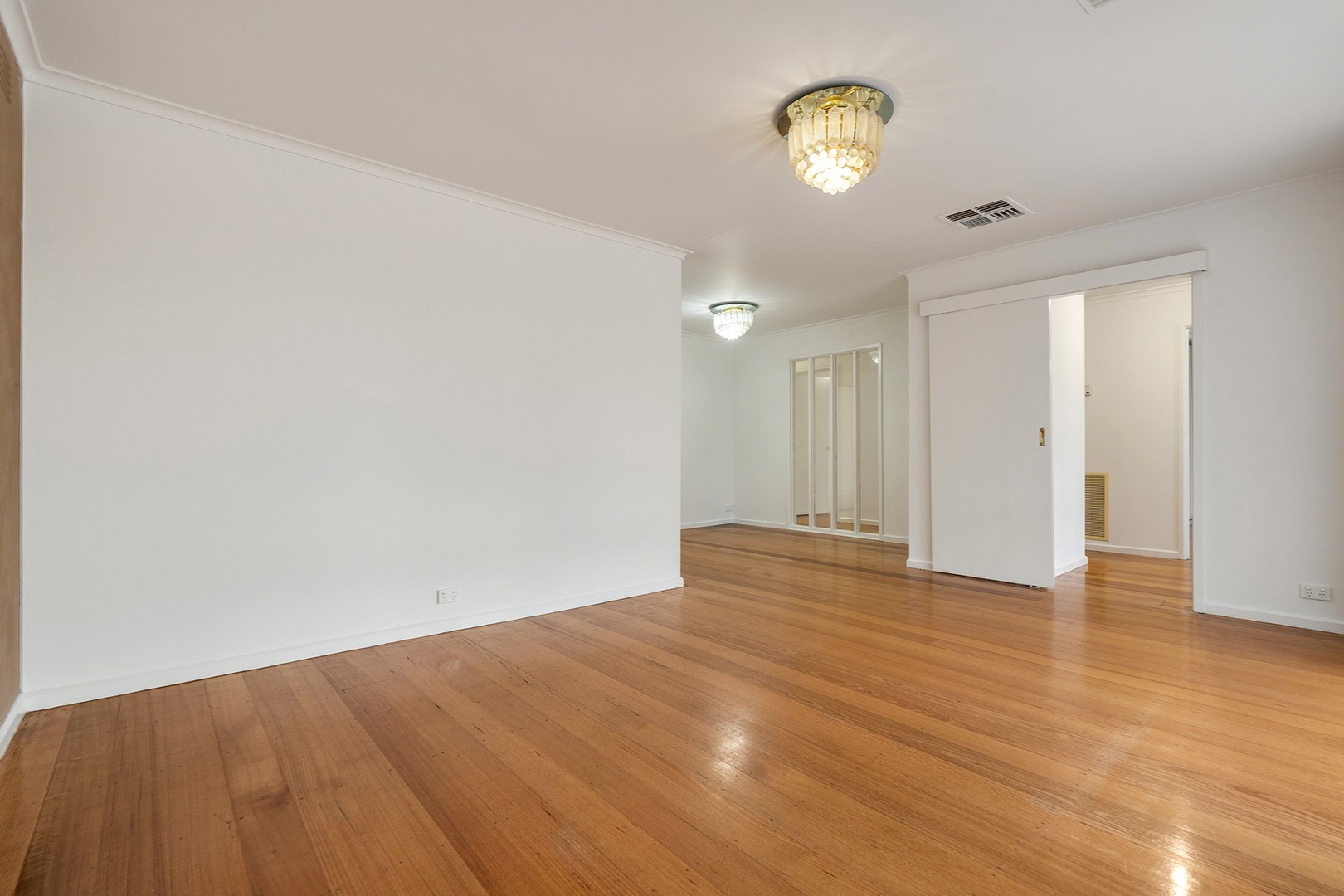 103 South Circular Road, Gladstone Park, VIC 3043, Gladstone Park - Thumbnail 3