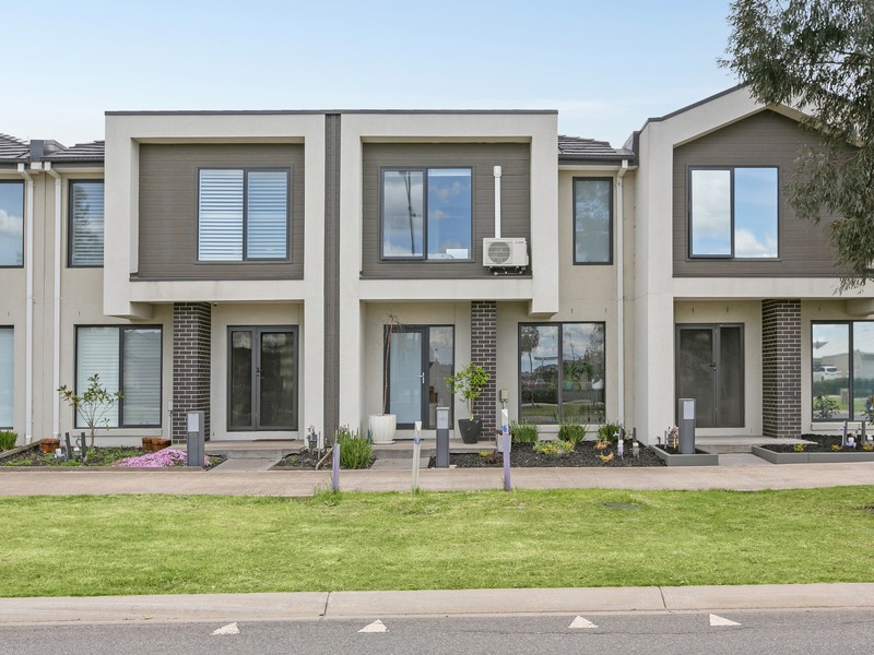 104 English Street, Donnybrook, VIC 3064 - Image - 11/11/2025