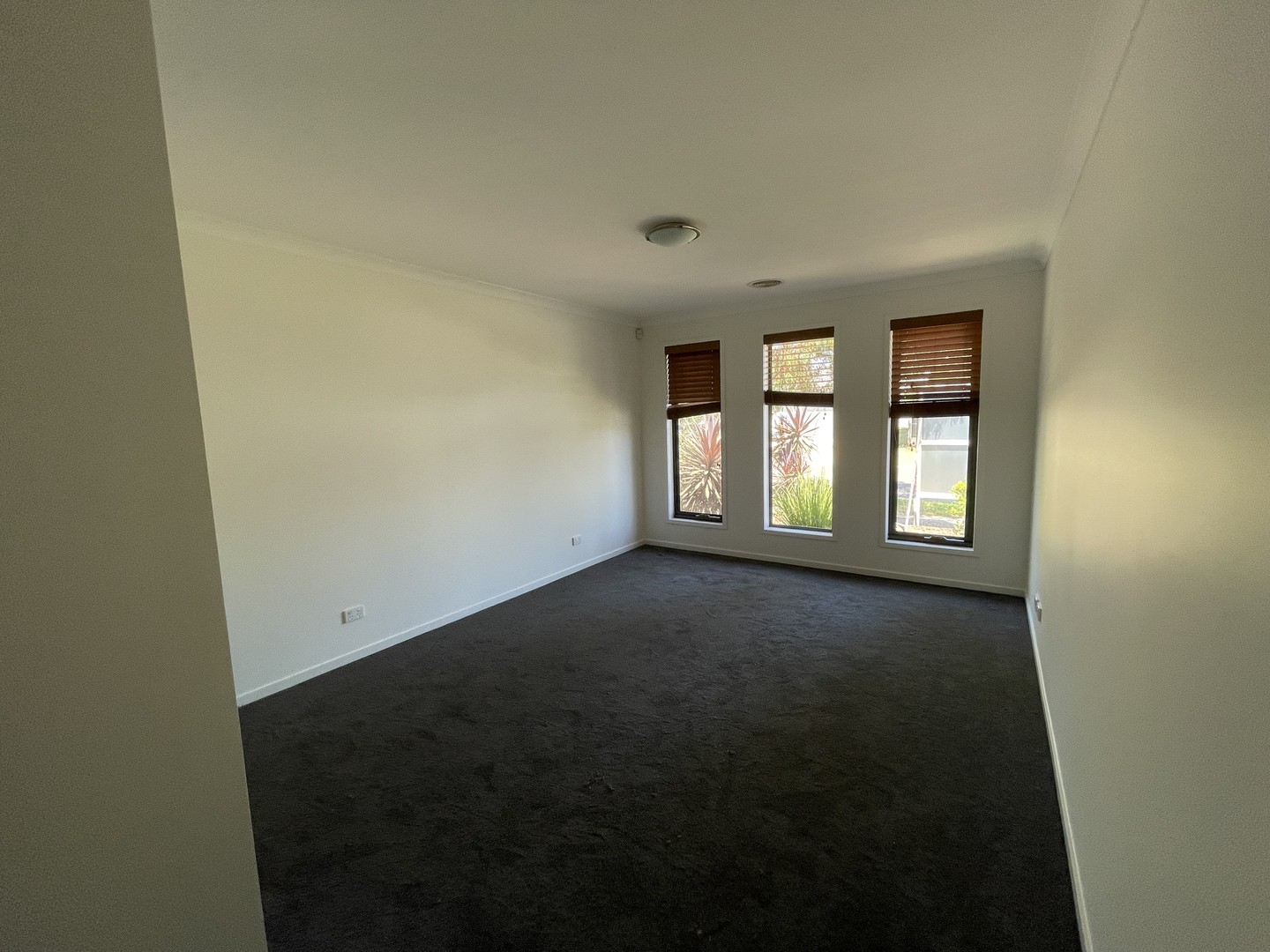 104 Hamish Drive, Tarneit, VIC 3029 - Thumbnail 2 - 29/09/2021