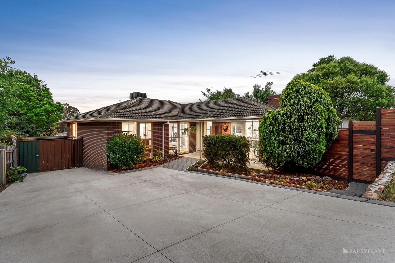 104 Lyon Road, Viewbank, VIC 3084, Viewbank - Thumbnail 2