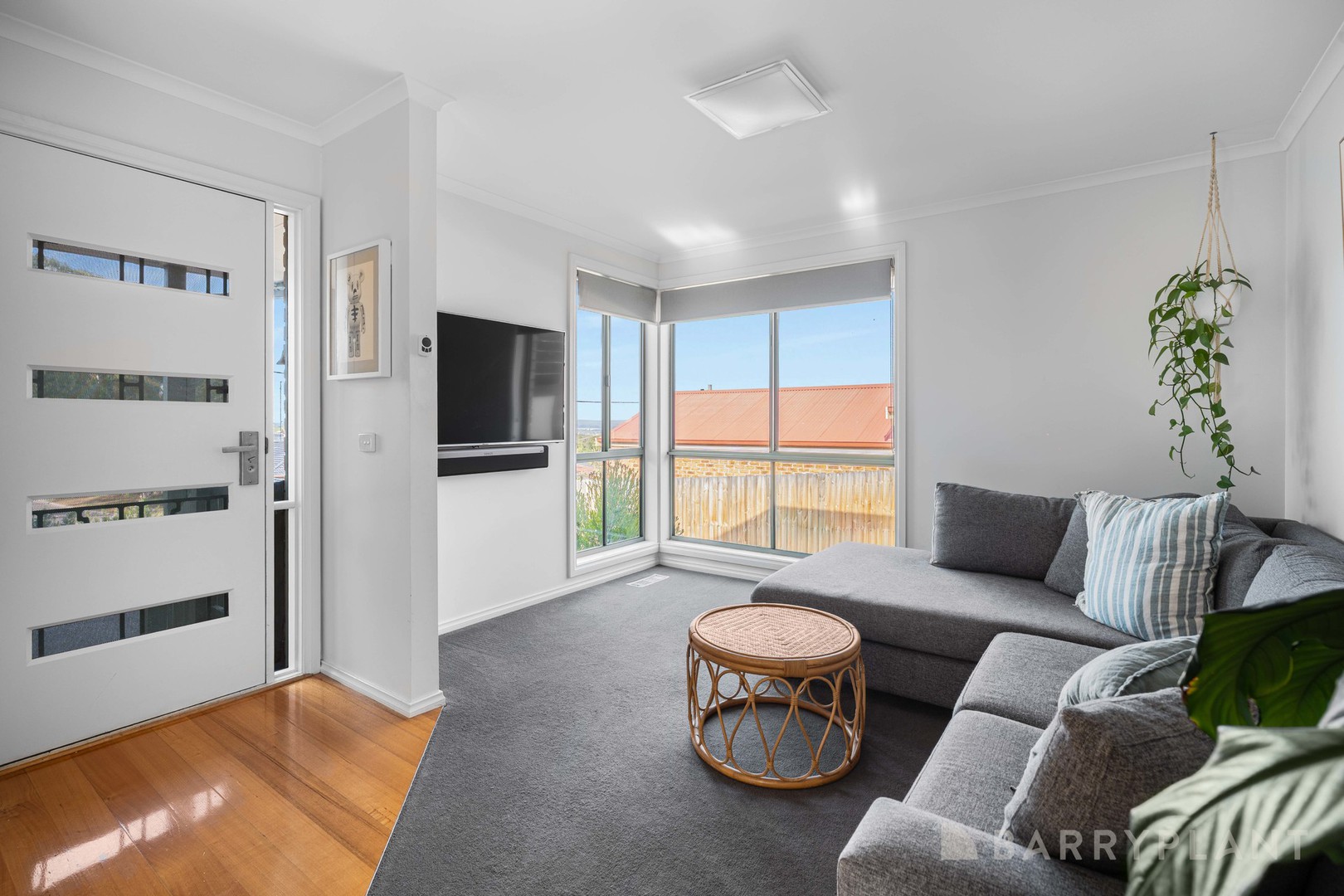 105 Eagle Drive, Pakenham, VIC 3810 - Thumbnail 2 - 01/05/2026