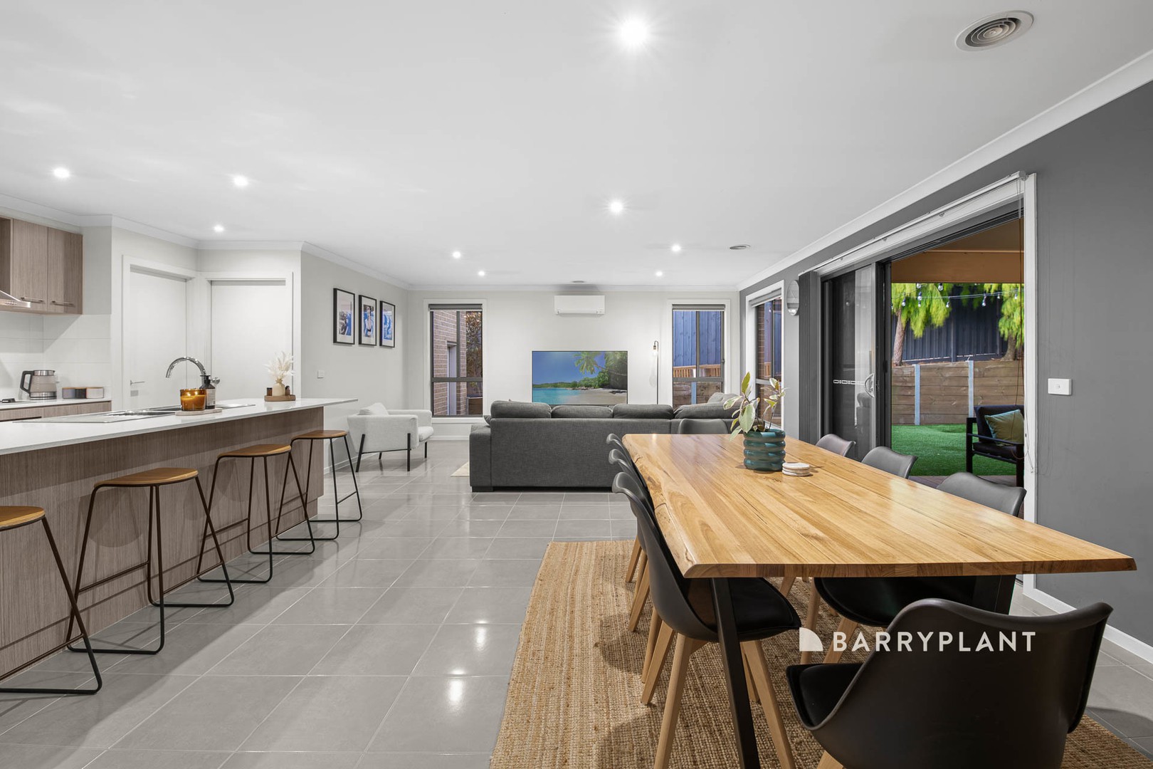 105 Jackson Drive, Drouin, VIC 3818, Drouin - Thumbnail 3