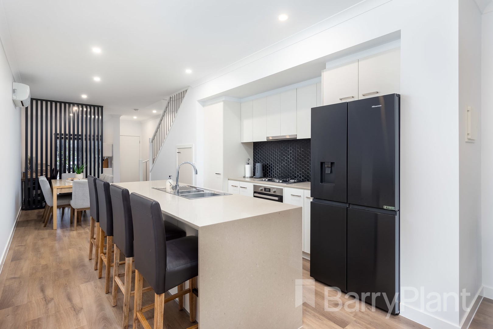 105 Waterhaven Boulevard, Point Cook, VIC 3030, Point Cook - Thumbnail 3