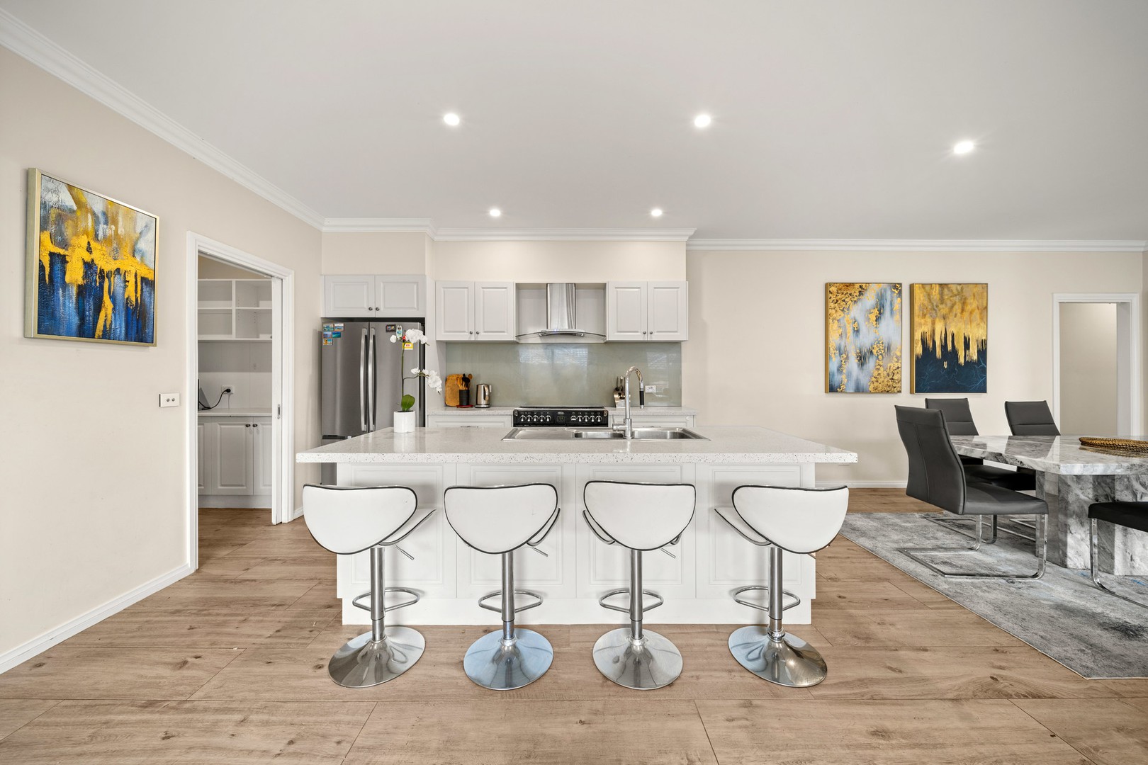 106 Jackson Drive, Drouin, VIC 3818 - Thumbnail 2 - 06/02/2026