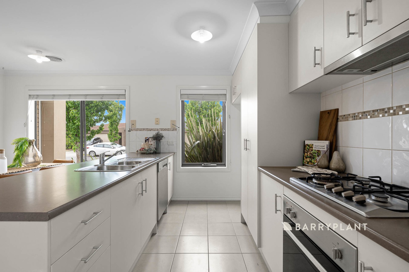 106 Melissa Way, Pakenham, VIC 3810, Pakenham - Thumbnail 3