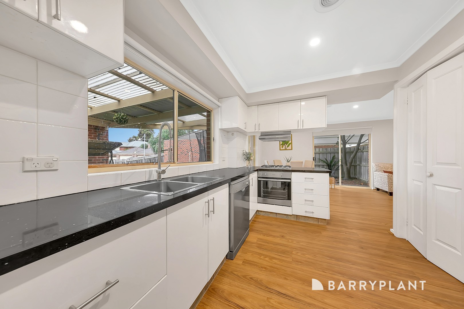 106 The Lakes Boulevard, South Morang, VIC 3752, South Morang - Thumbnail 4