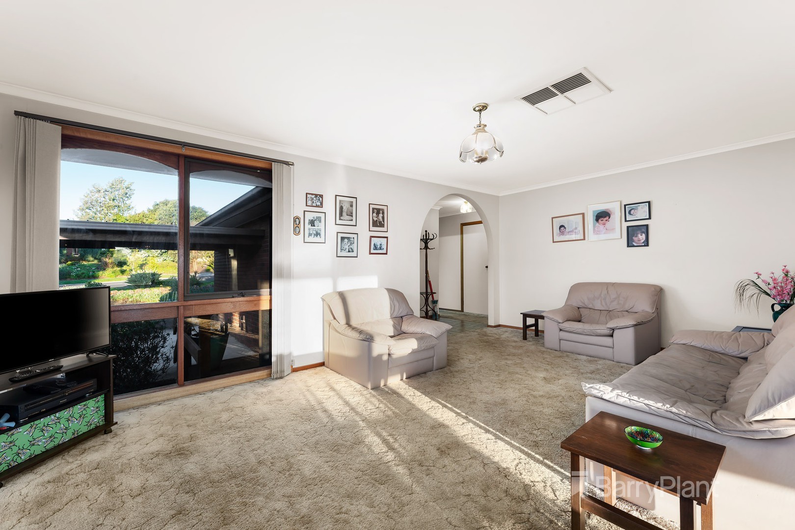 107 Milpera Crescent, Wantirna, VIC 3152, Wantirna - Thumbnail 2