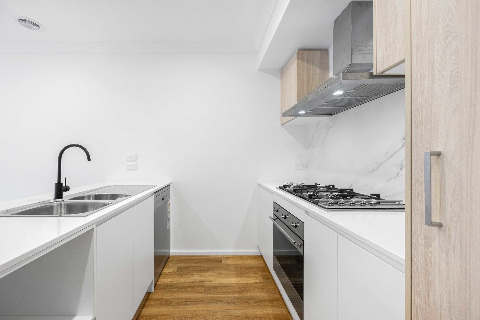 107 Modena Road, Fraser Rise, VIC 3336, Fraser Rise - Thumbnail 4