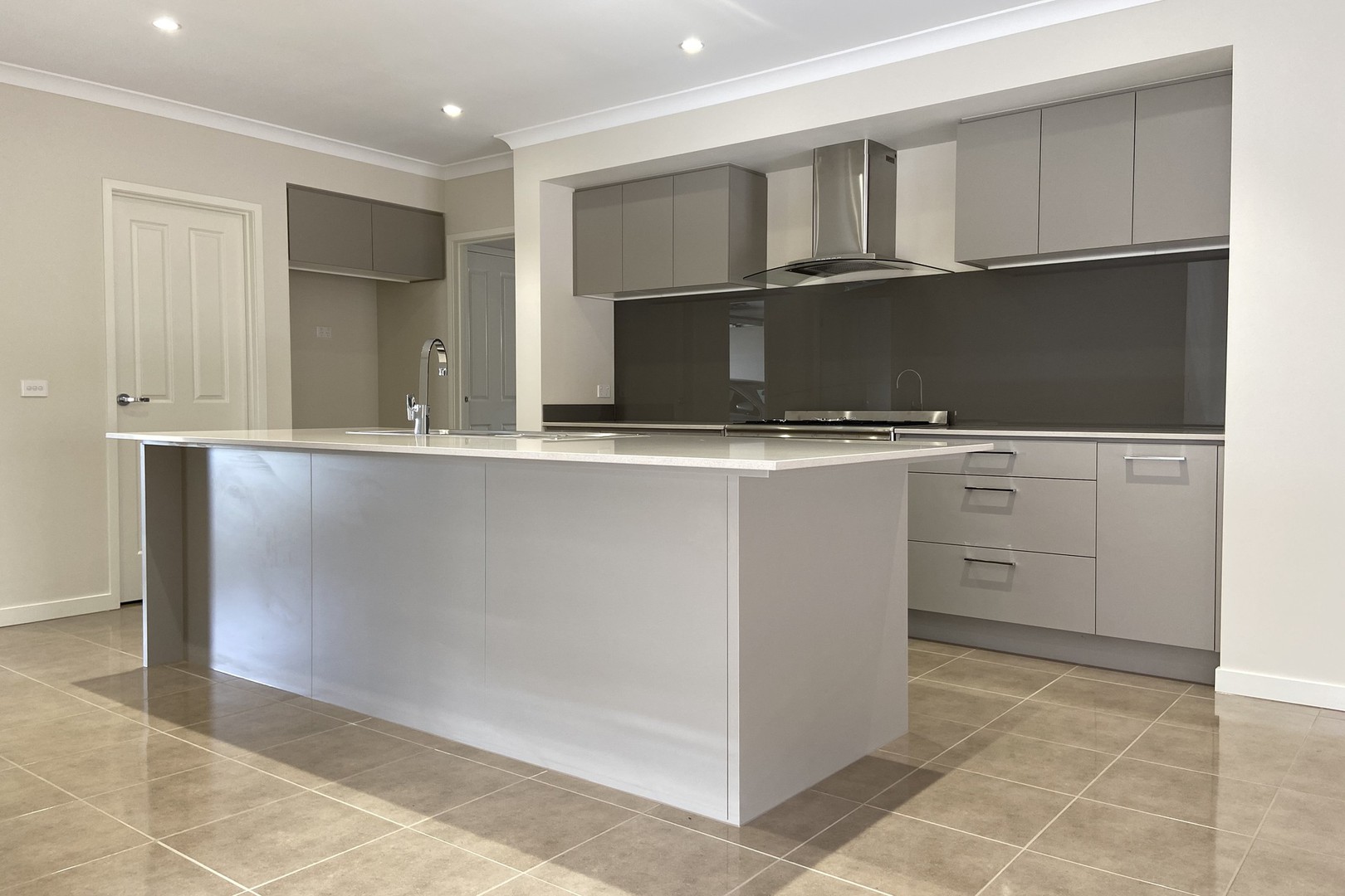 107 Thoroughbred Drive, Clyde North, VIC 3978, Clyde North - Thumbnail 4