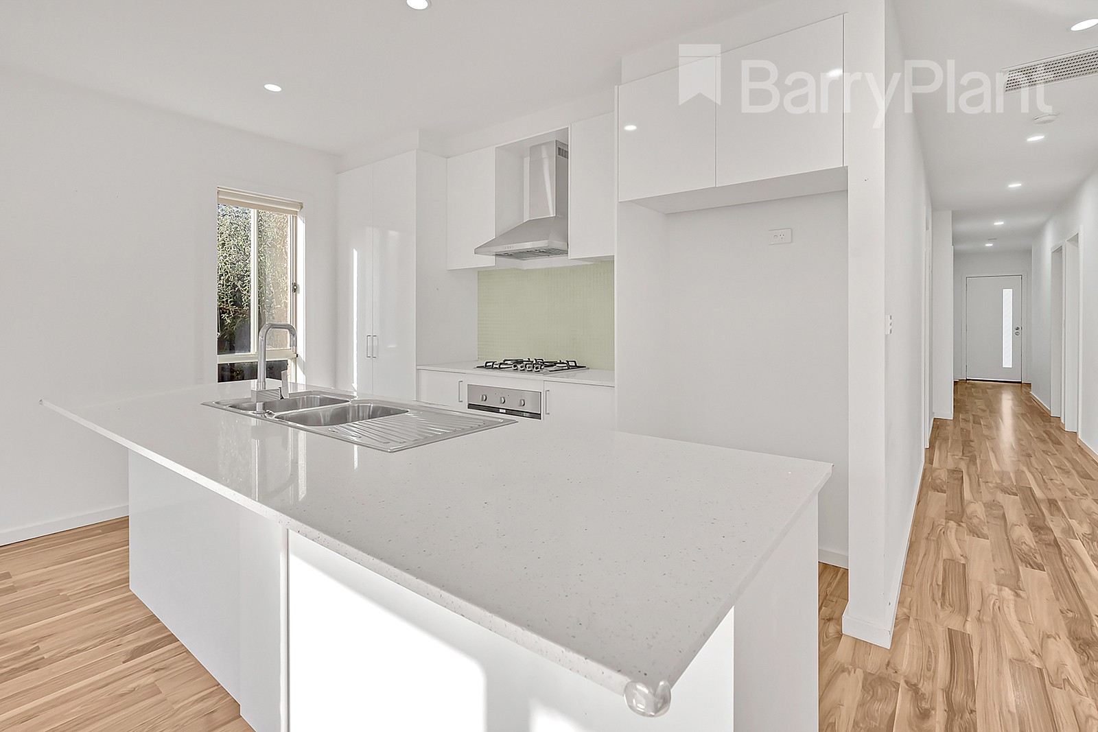 108 Bluebell Drive, Craigieburn, VIC 3064, Craigieburn - Thumbnail 2