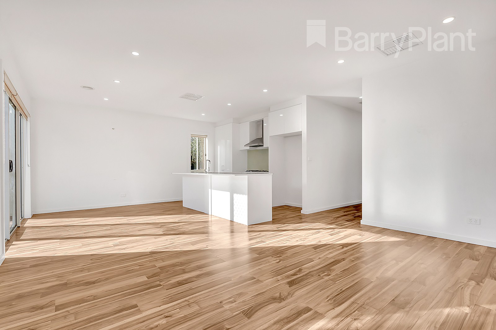 108 Bluebell Drive, Craigieburn, VIC 3064, Craigieburn - Thumbnail 6