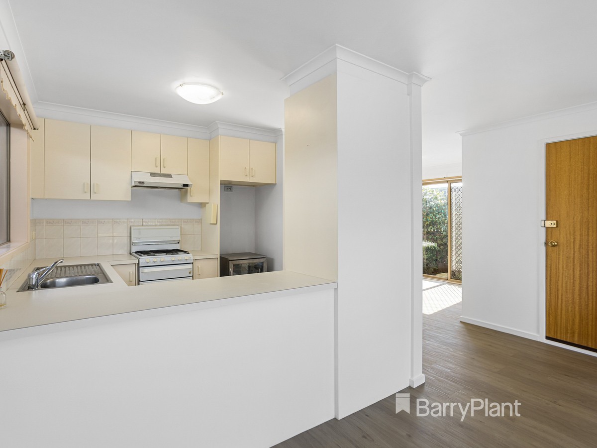 108 Eighth Avenue, Rosebud, VIC 3939, Rosebud - Thumbnail 2