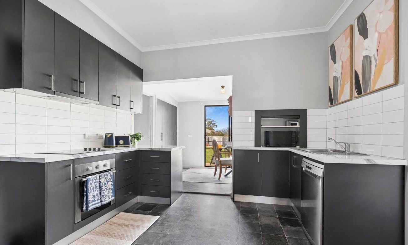 108 Thompson Road, North Geelong, VIC 3215 - Thumbnail 1 - 05/12/2025