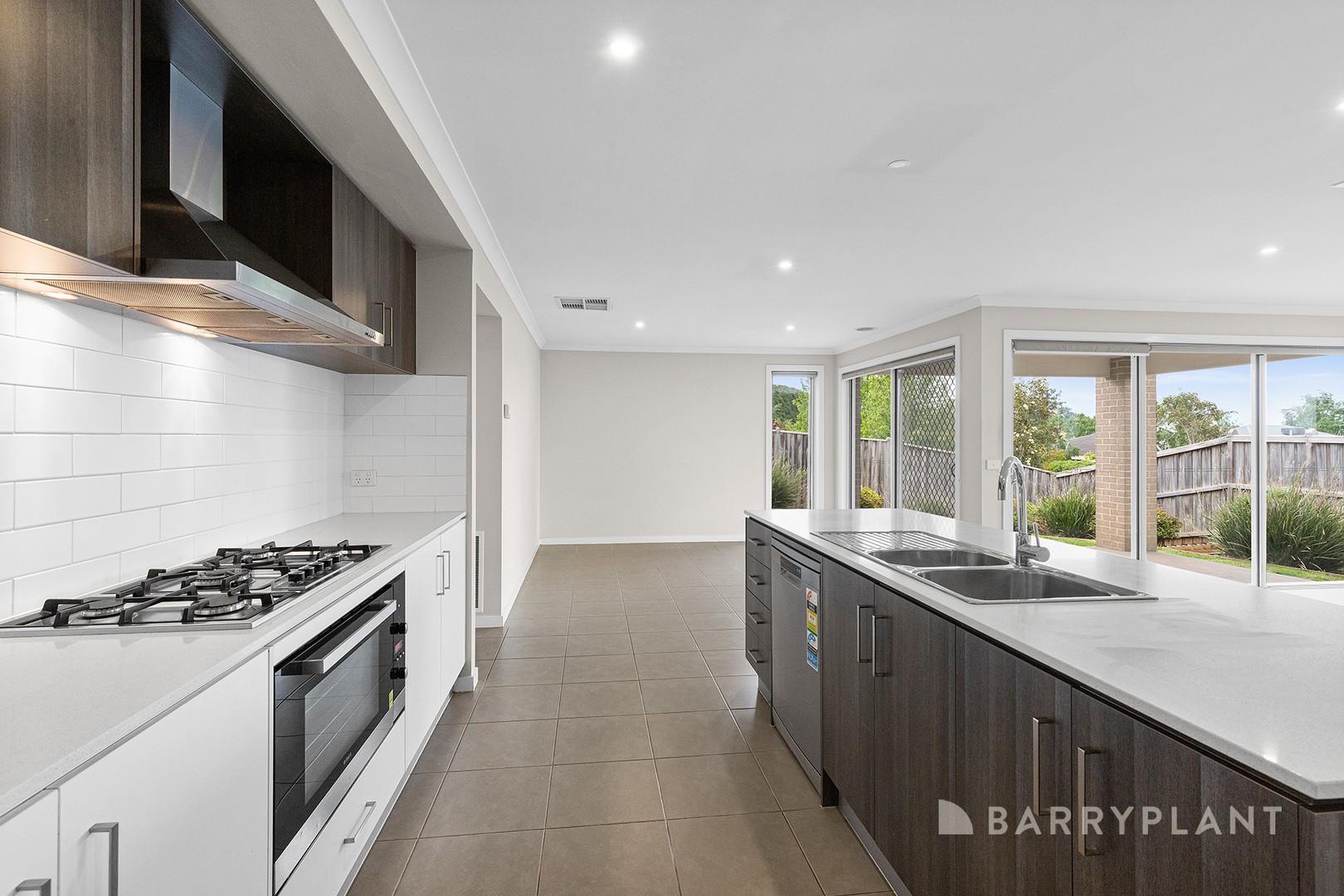 109 Jackson Drive, Drouin, VIC 3818 - Thumbnail 2 - 19/09/2025