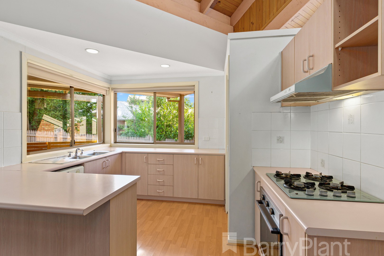 11/12 Emora Street, Croydon, VIC 3136, Croydon - Thumbnail 2