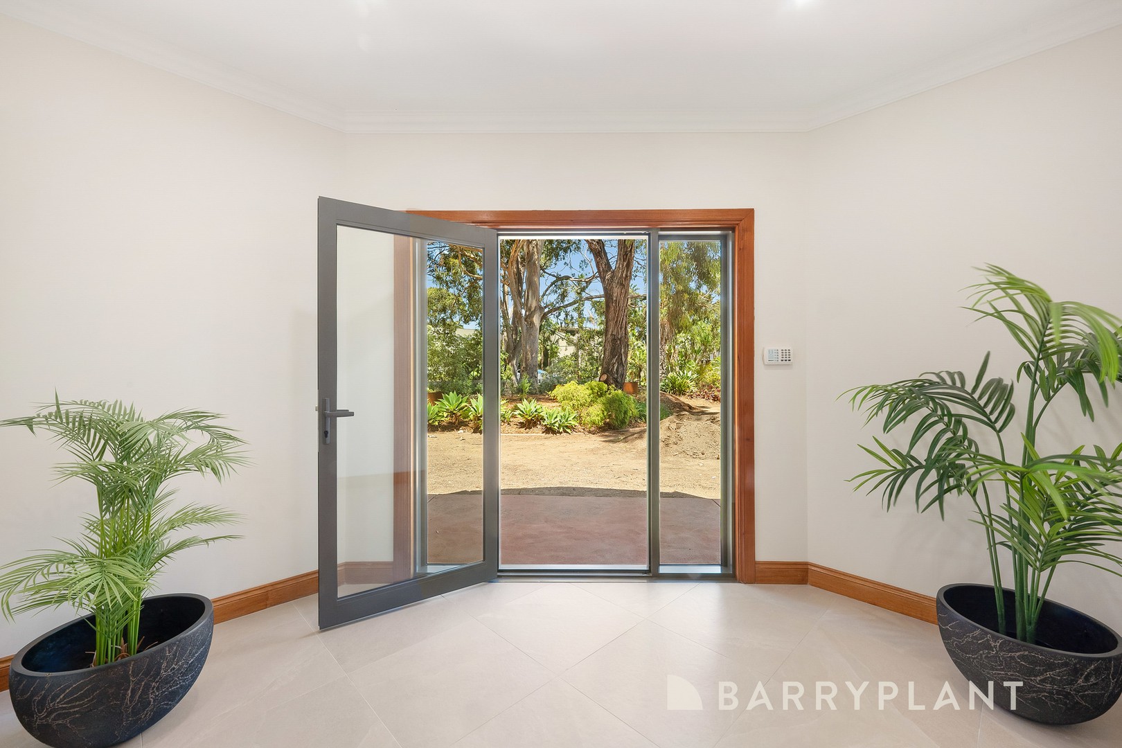 11-13 Sanctuary Close, Werribee, VIC 3030, Werribee - Thumbnail 2