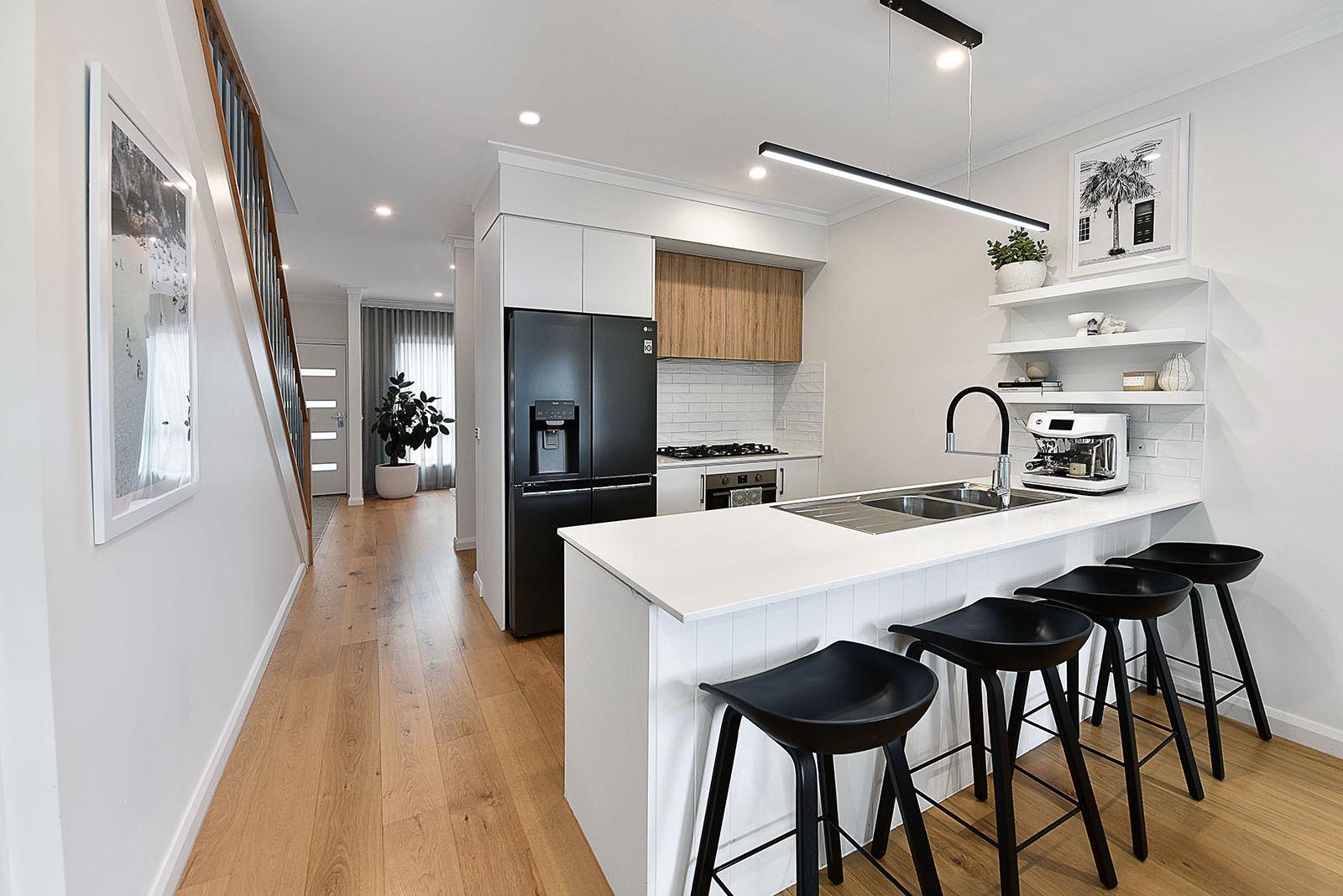 11/2 Milleara Rd, Keilor East, VIC 3033 - Thumbnail 1 - 07/02/2025