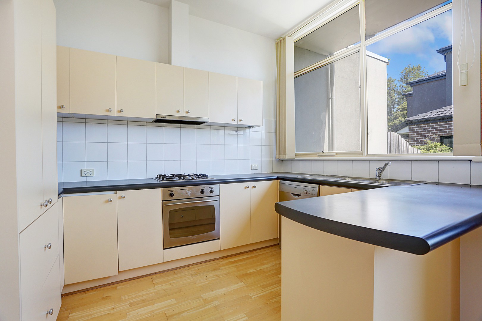 11/3 Manikato Avenue, Mordialloc, VIC 3195 - Thumbnail 2 - 14/12/2021