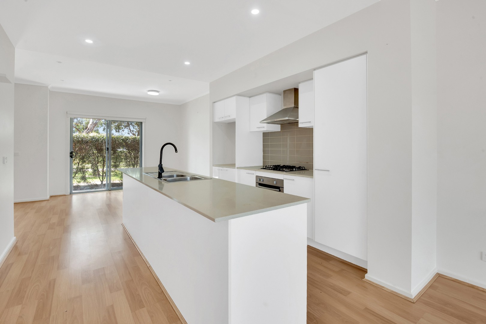 11 Alexander Circuit, Craigieburn, VIC 3064, Craigieburn - Thumbnail 4