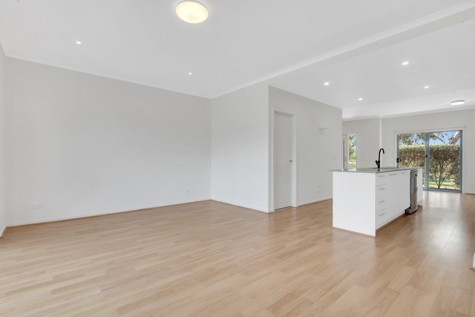11 Alexander Circuit, Craigieburn, VIC 3064, Craigieburn - Thumbnail 5