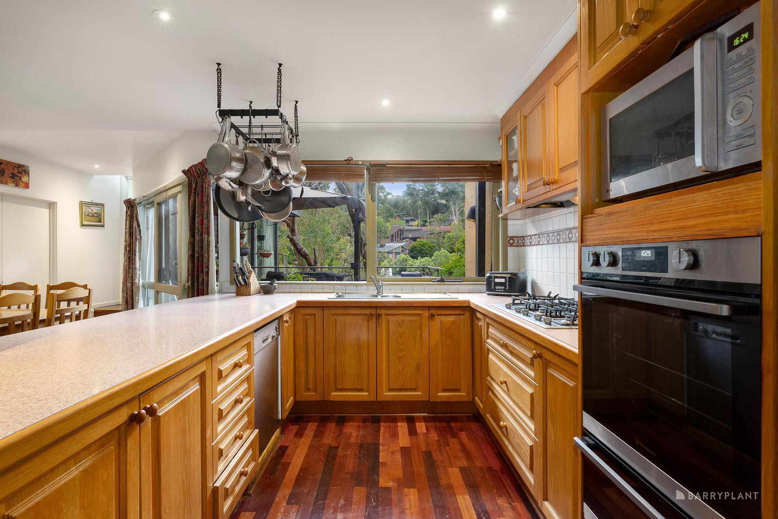 11 Allambie Drive, Eltham, VIC 3095, Eltham - Thumbnail 4