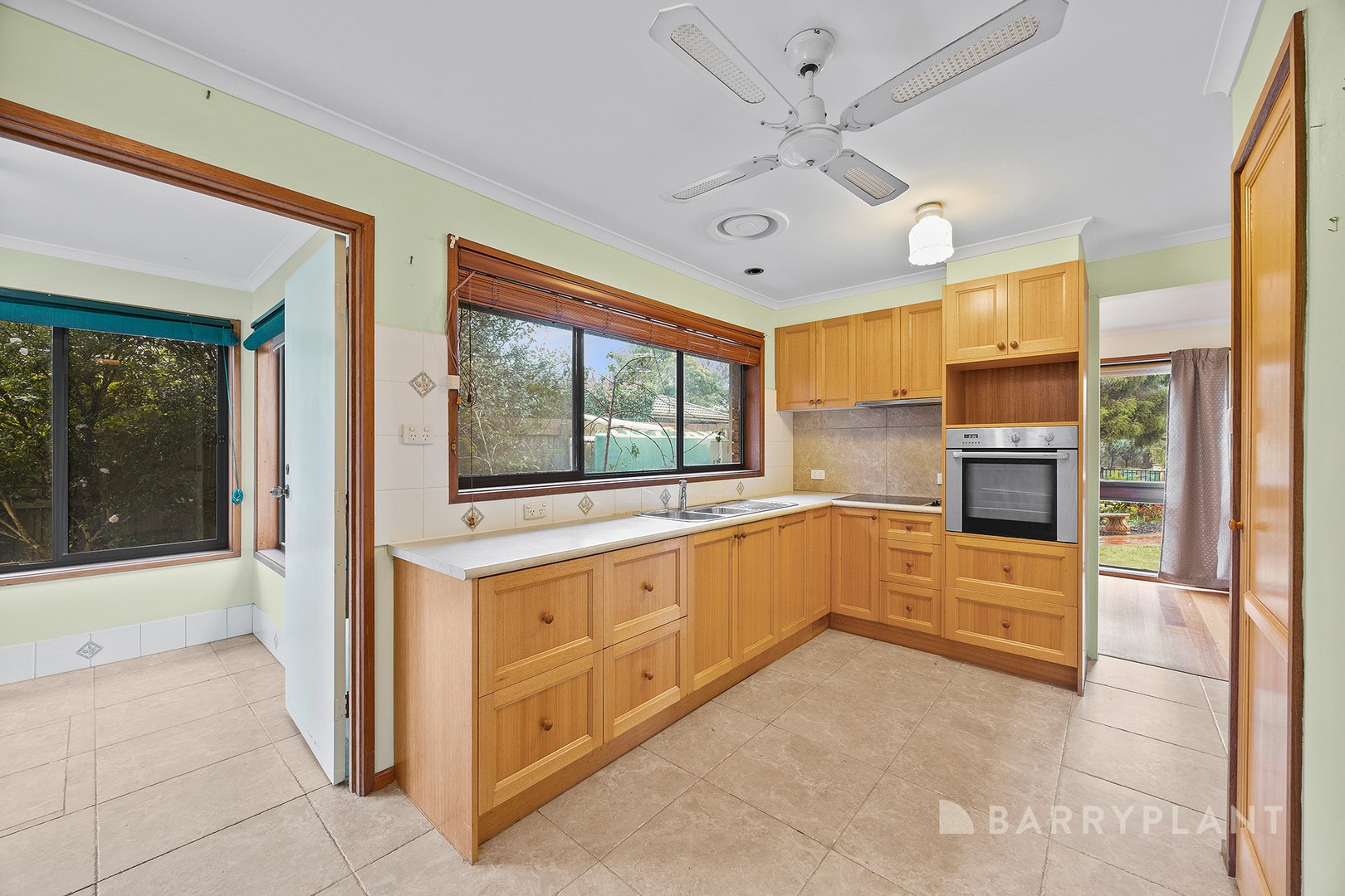 11 Ann Crescent, Pakenham, VIC 3810, Pakenham - Thumbnail 3