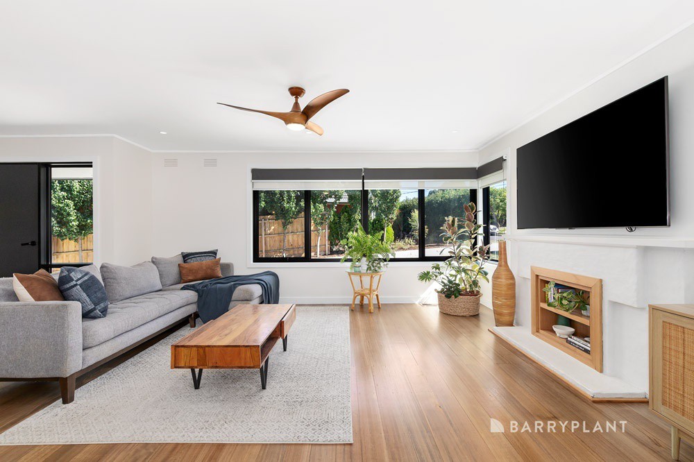 11 Athol Avenue, Bundoora, VIC 3083 - Thumbnail 2 - 05/03/2025