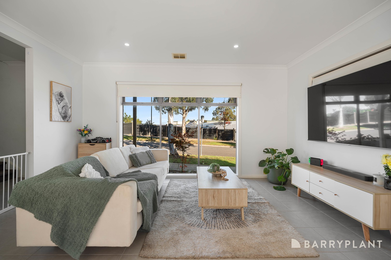 11 Atlantic Drive, Pakenham, VIC 3810 - Thumbnail 2 - 14/05/2026