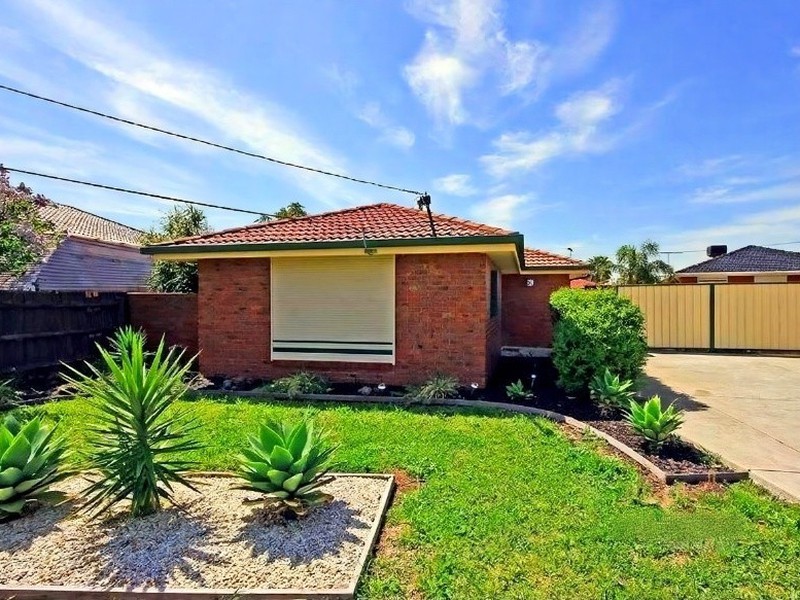 11 Baguley Crescent, Kings Park, VIC 3021 - Image - 08/01/2026