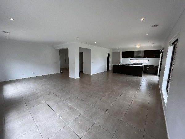 11 Basingstoke Road, Thornhill Park, VIC 3335, Thornhill Park - Thumbnail 4