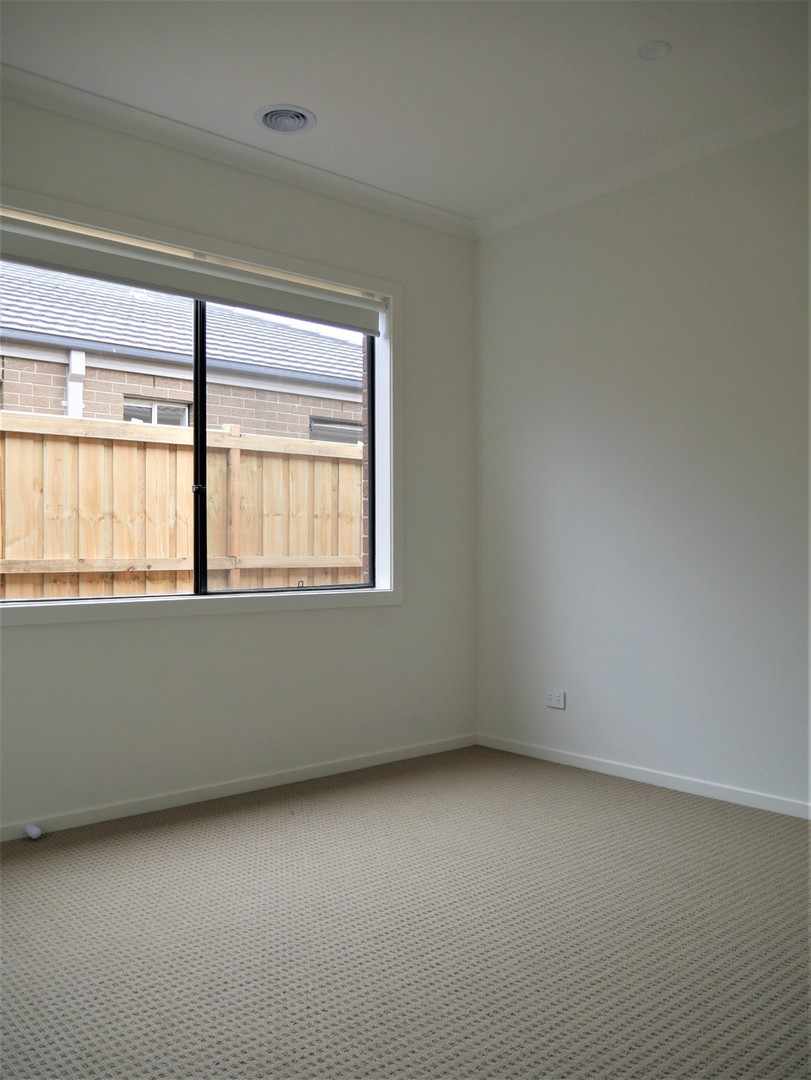 11 Bellbird Street, Kurunjang, VIC 3337, Kurunjang - Thumbnail 4
