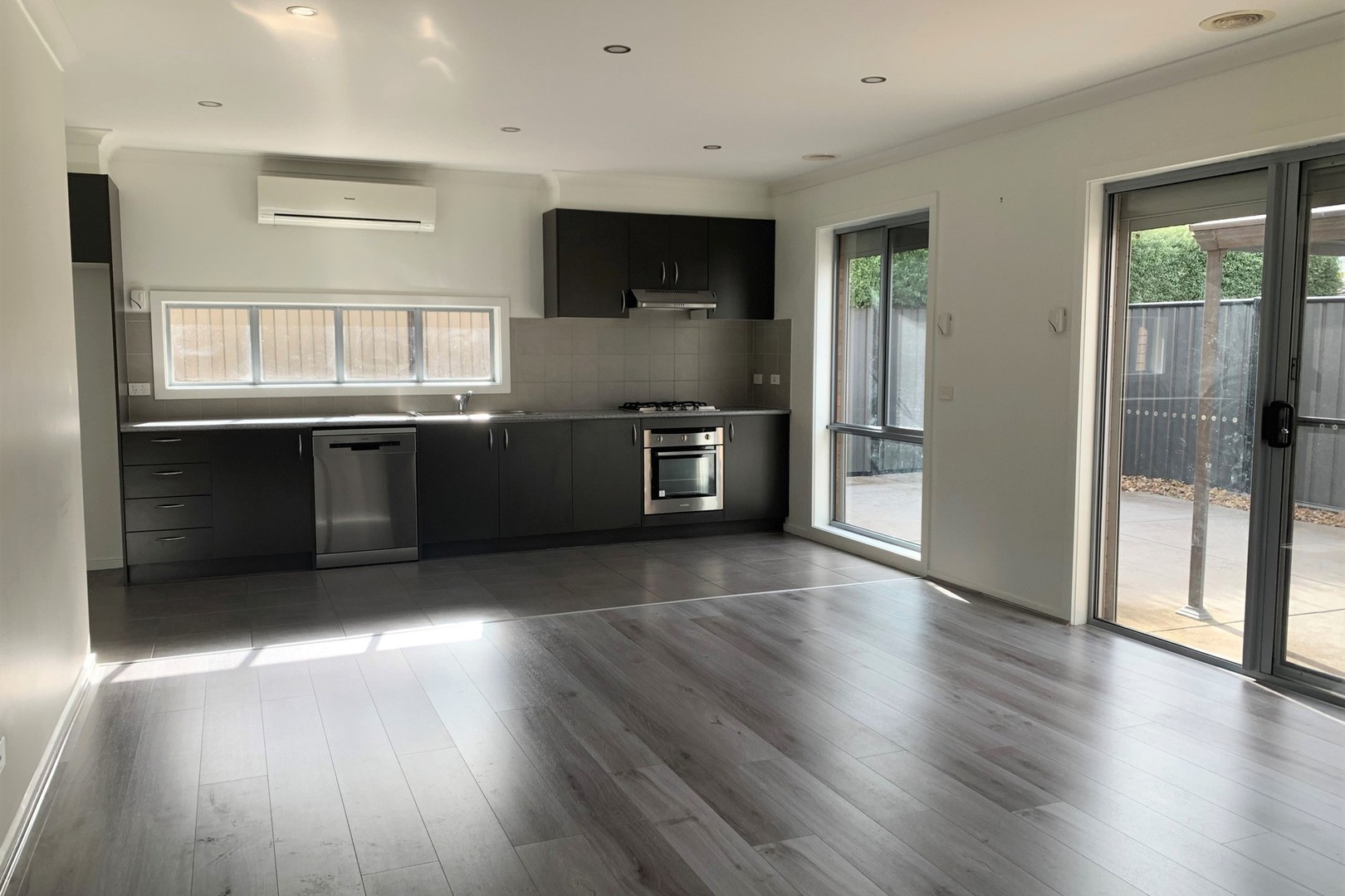 11 Bevan Lane, Craigieburn, VIC 3064, Craigieburn - Thumbnail 2