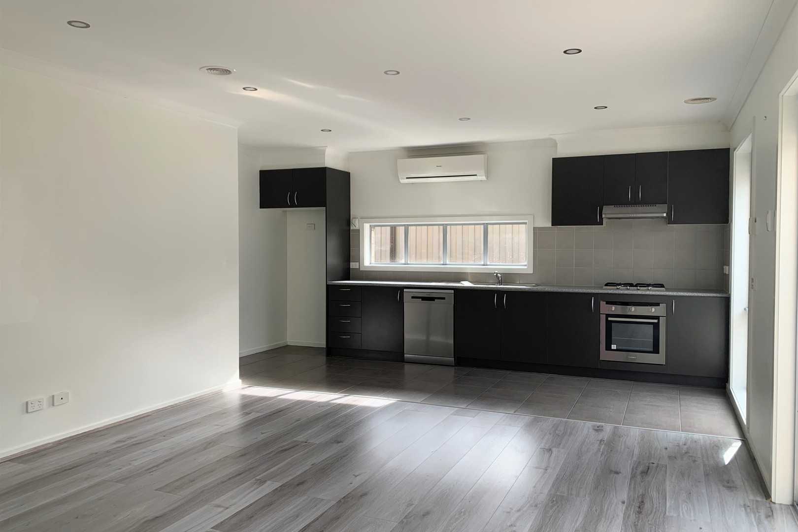 11 Bevan Lane, Craigieburn, VIC 3064, Craigieburn - Thumbnail 3