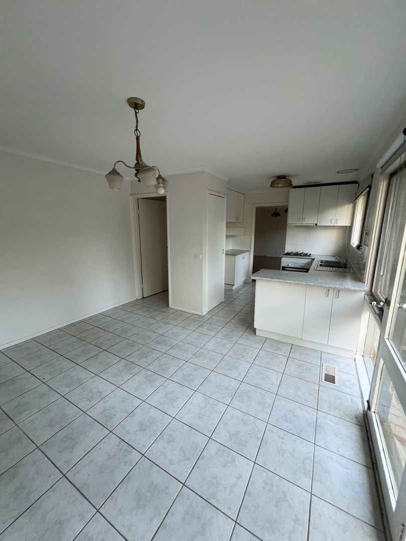 11 Birchfield Crescent, Wantirna, VIC 3152 - Thumbnail 2 - 16/05/2025