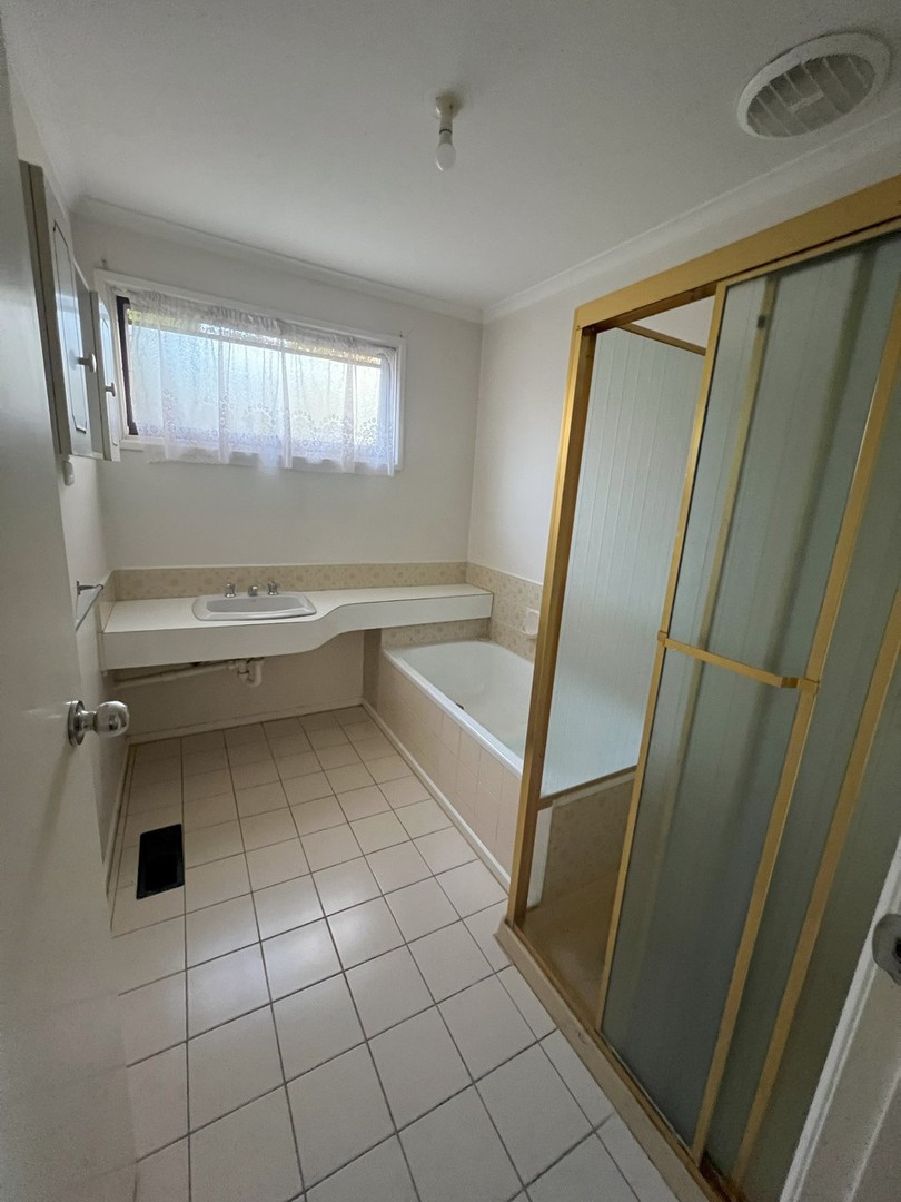 11 Birchfield Crescent, Wantirna, VIC 3152, Wantirna - Thumbnail 8