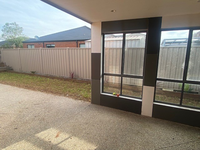 11 Braeside Walk, Caroline Springs, VIC 3023, Caroline Springs - Thumbnail 8