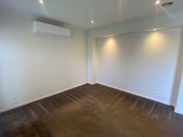 11 Braeside Walk, Caroline Springs, VIC 3023, Caroline Springs - Thumbnail 7