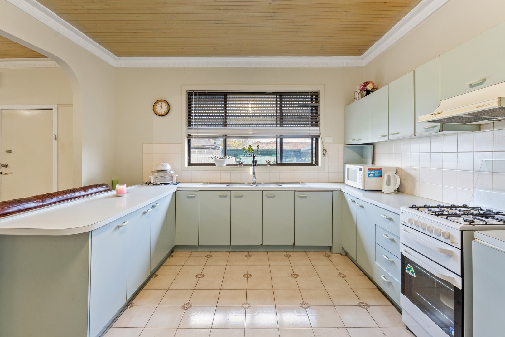 11 Broadhurst Avenue, Reservoir, VIC 3073, Reservoir - Thumbnail 3